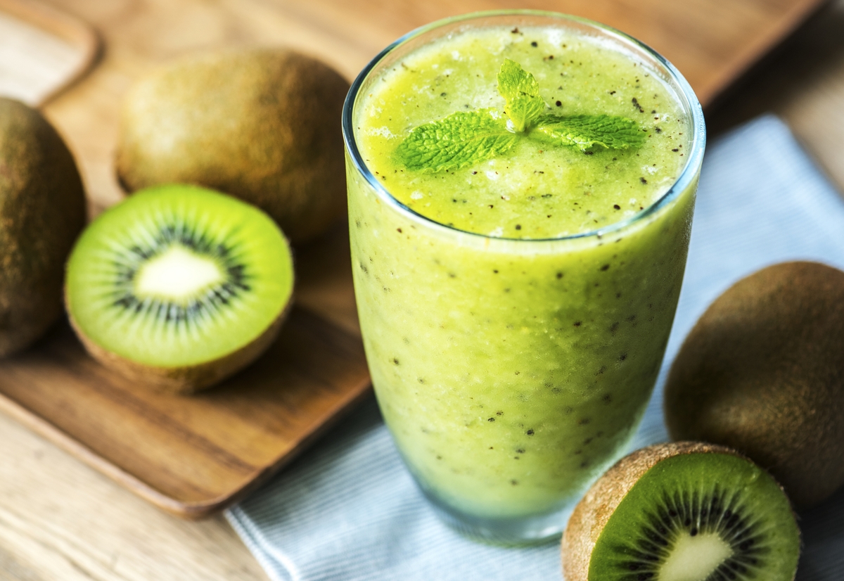 Kiwi smoothie for vitamin C